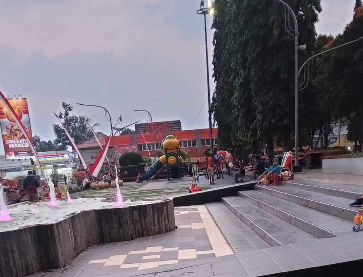 Pengunjung Tetap Padati Alun-Alun Purbalingga, Berpotensi Munculkan Keramaian