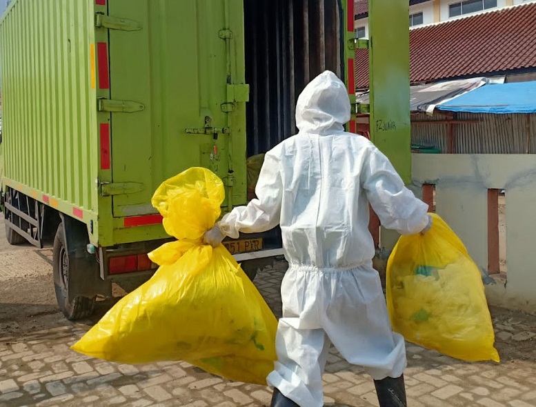 Sampah Pasien Isoman Diangkut DLH