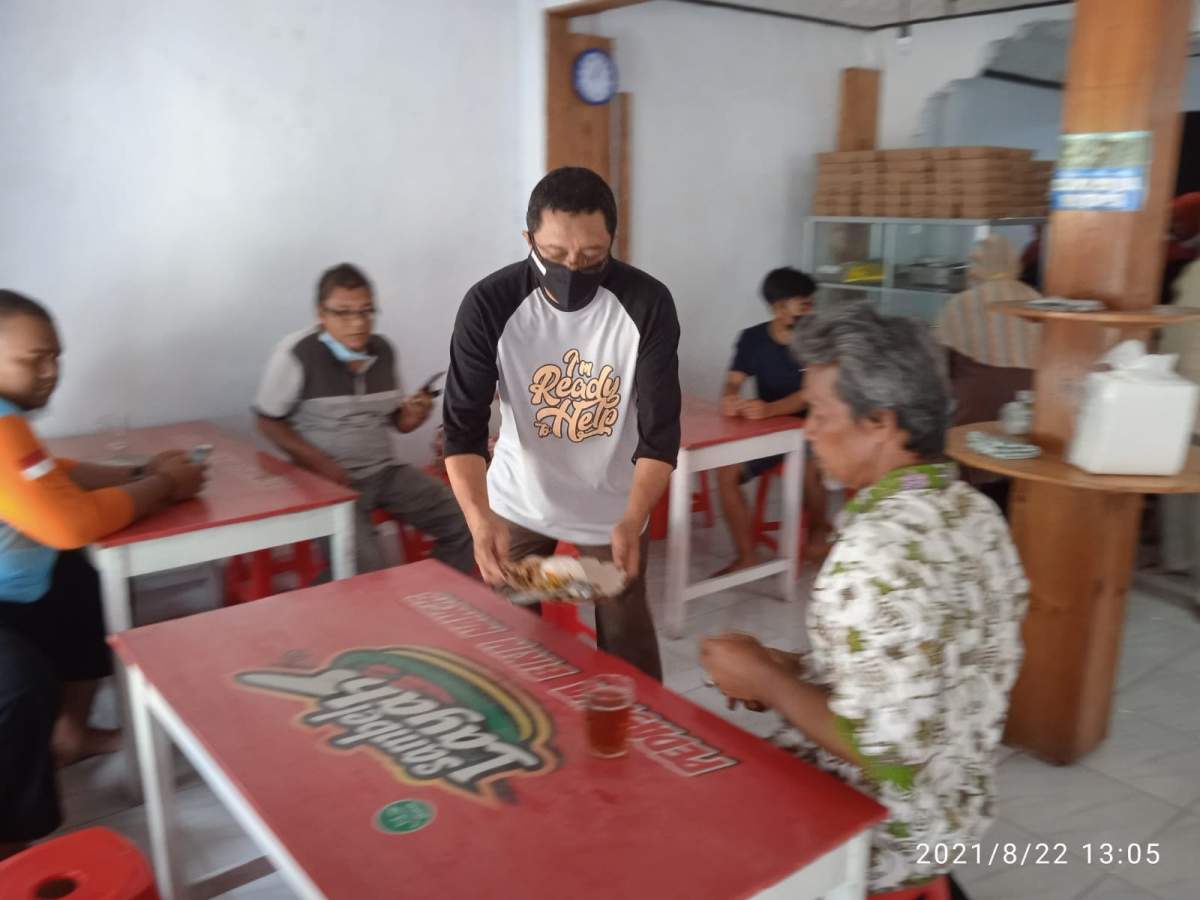 Ada Warung Makan Rakyat Gratis Setiap Saat di Utara Alun-alun Banjarnegara