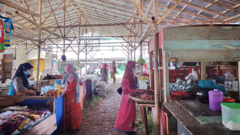 Pedagang Pasar Pon Purwokerto Tempati Bedeng Sementara