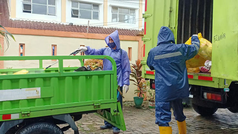 DLH Banyumas Bentuk Tim Khusus Tangani Sampah Warga yang Menjalani Isoman
