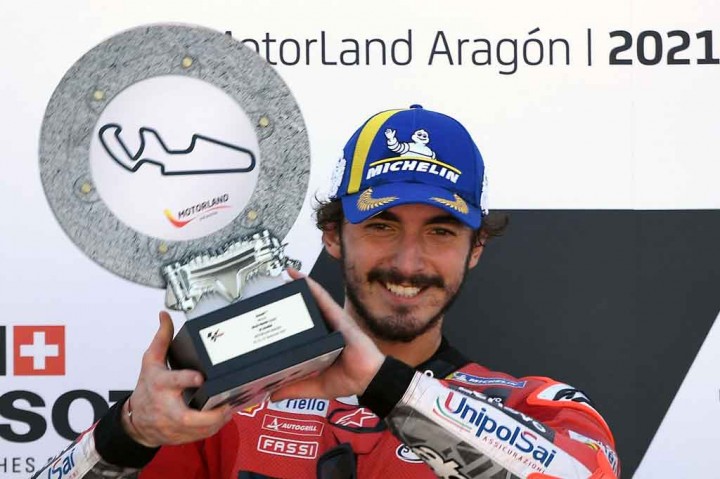 Race Paling Epik, Tujuh Kali Serangan Marquez, Francesco Bagnaia Tetap Terdepan di MotoGP Aragon