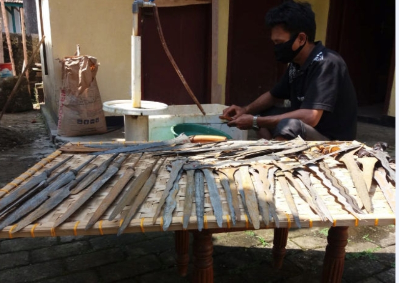 Keris dan Pusaka di Museum Wayang Banyumas Dijamas
