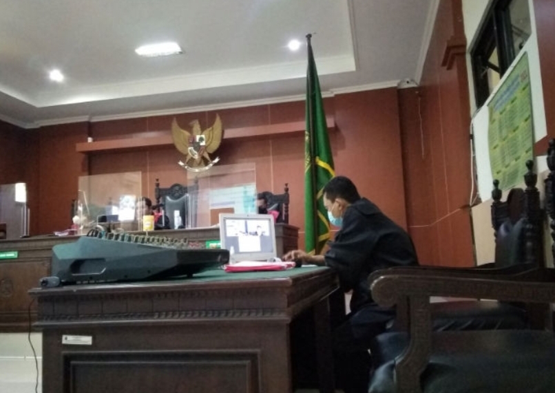 Uang Rp 375 Juta Untuk Foya-foya, Pengakuan Terdakwa Dugaan Pemerasan Terhadap Kepala Desa di PN Banyumas