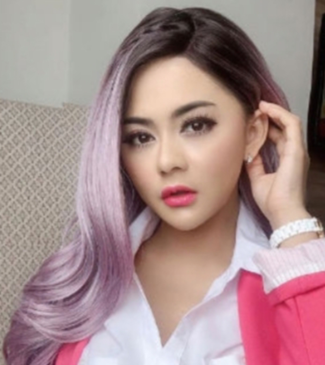 Jenita Janet: Bucin Itu Harus