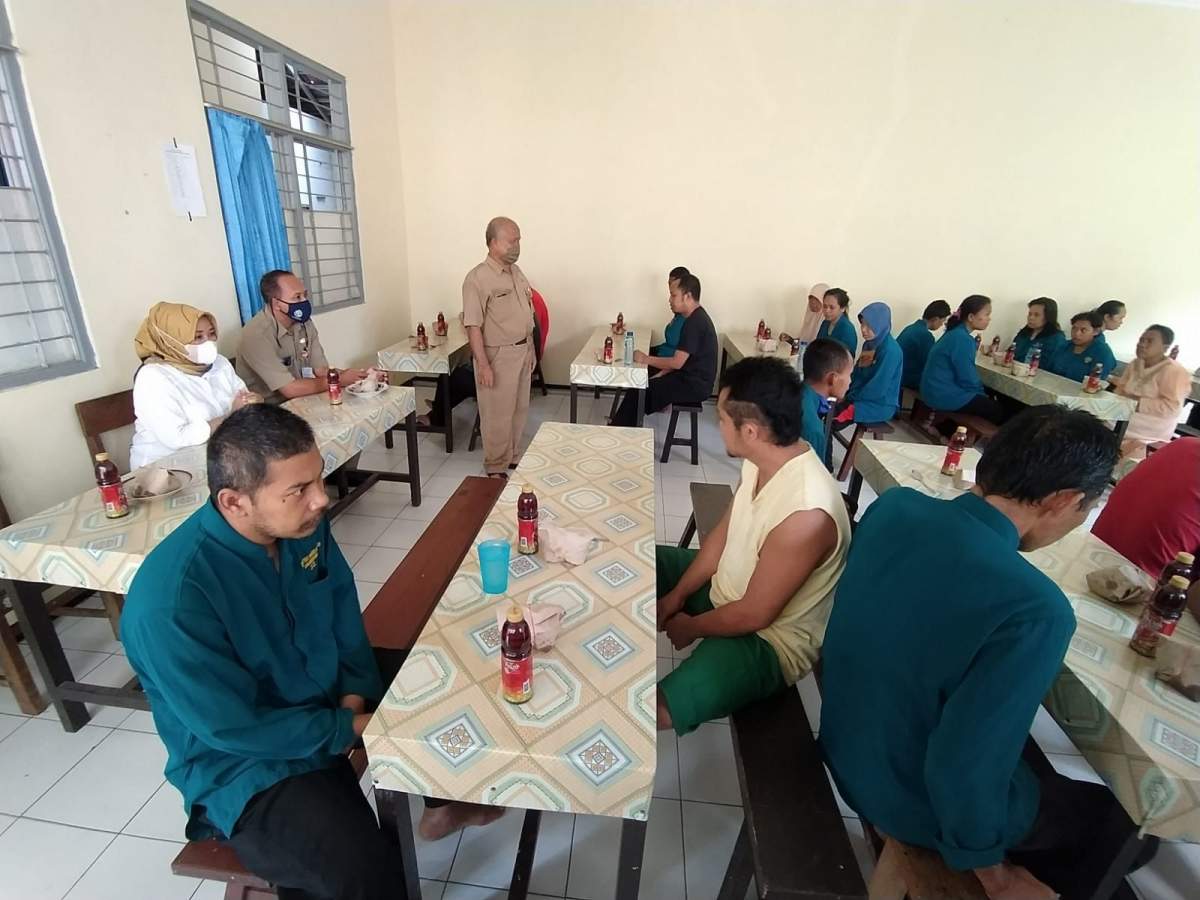 Istiqomah: Saya Menyampaikan Amanat Bapak Budhi Sarwono, Santunan Panti Tetap Jalan