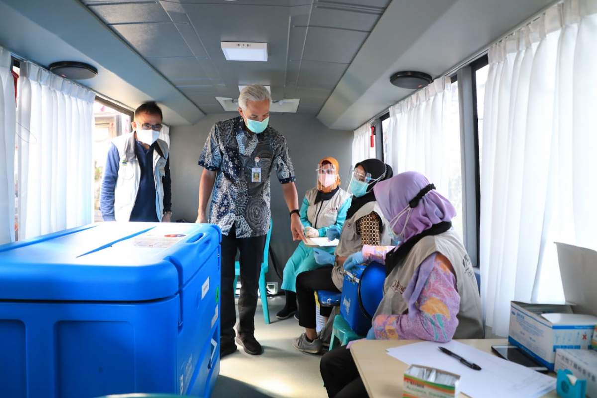 Luncurkan Bus Vaksin, Ganjar Berharap Bisa Jangkau Remot Area