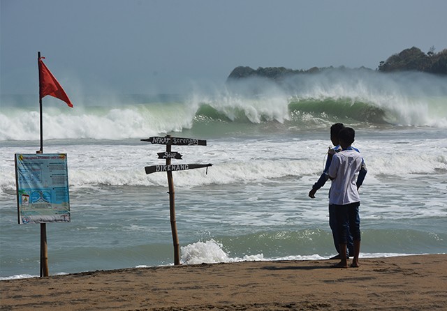 Pacitan Berpotensi Terjadi Tsunami 28 Meter, Awasi Pergerakan Lempeng Tektonik Indo-Australia dan Eurasia