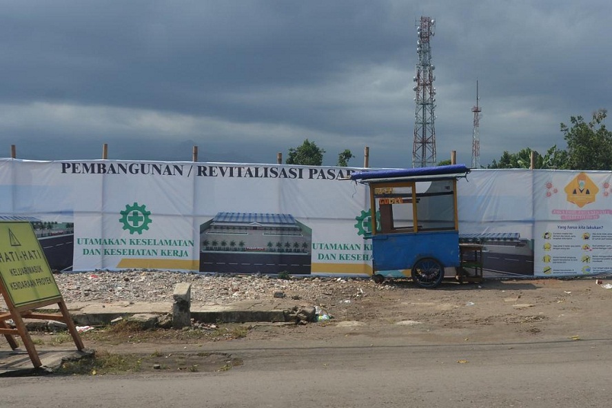 Pedagang Pasar Pon Digeser ke Lapangan Rejasari Selama Revitalisasi