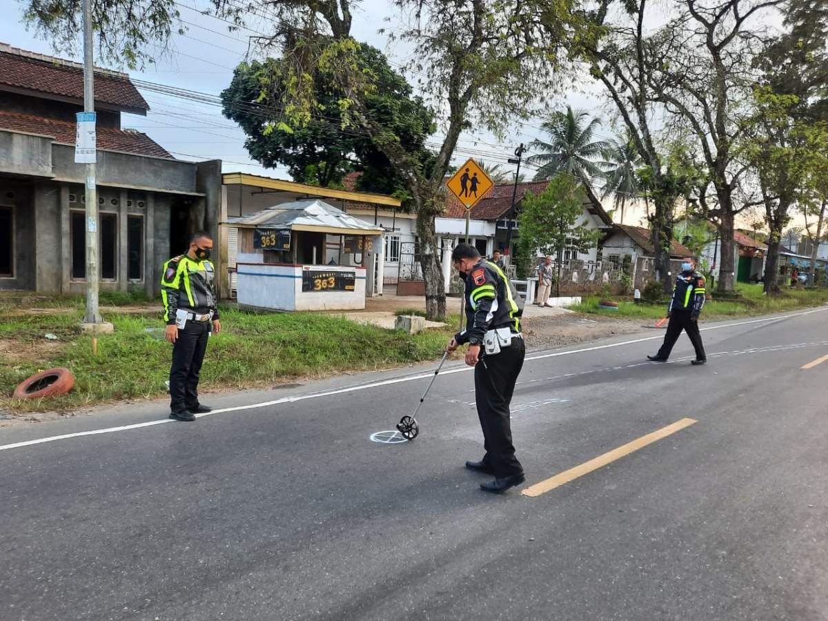 Laka Maut Bus Vs Sedan di Banjarnegara, Dua Orang Meninggal