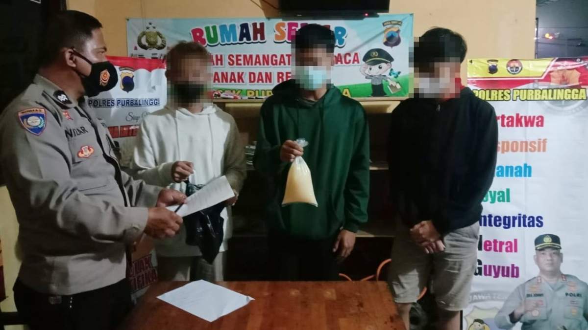 Tiga Siswa di Penambongan Purbalingga Pesta Tuak, Diamankan Lalu Dibina Polsek