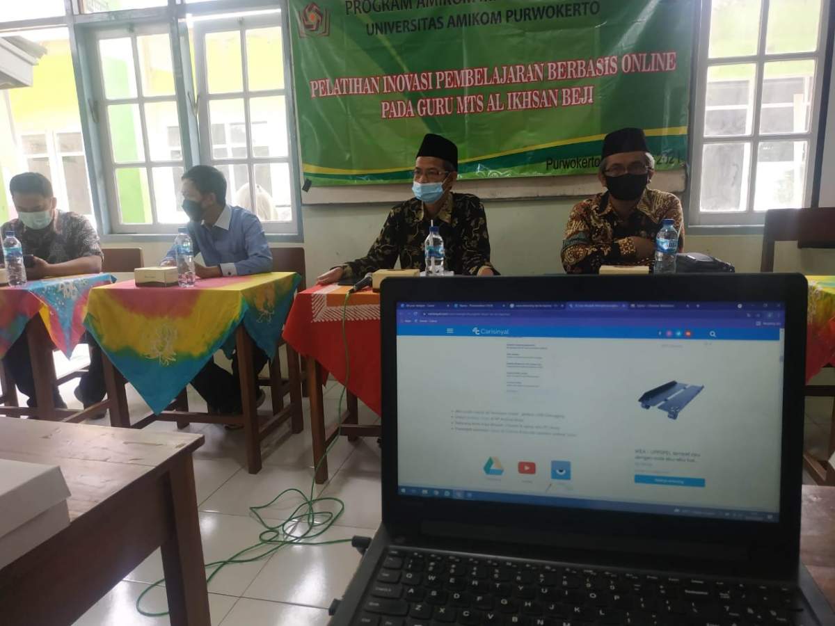 Dosen AMIKOM Latih Guru Inovasi Pembelajaran Berbasis Online