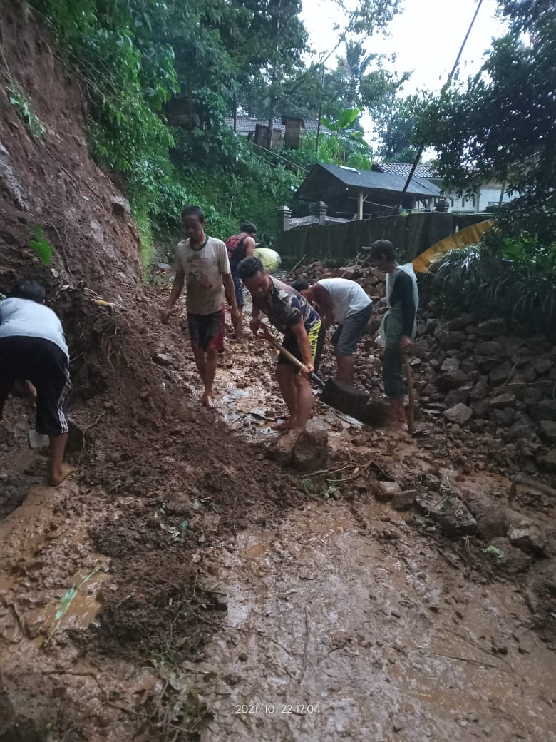 Hujan Lebat, Longsor Terjadi di Panembangan Cilongok