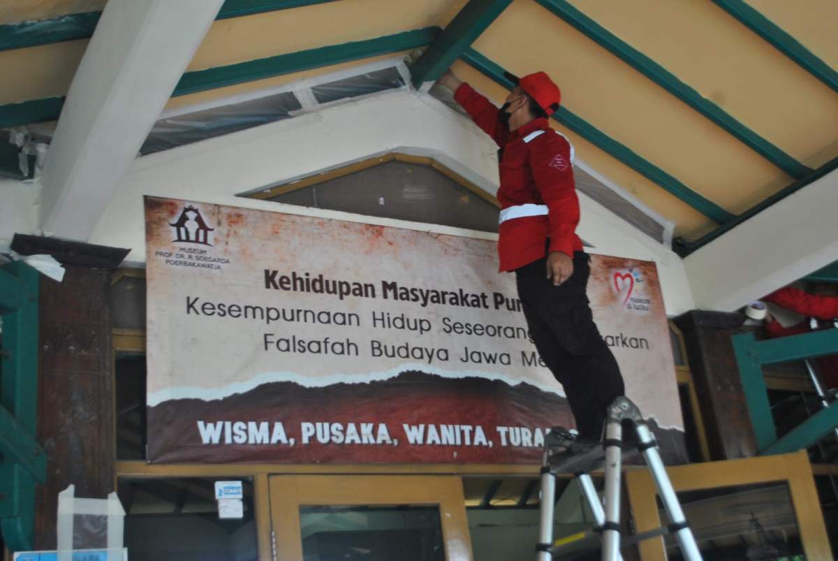 Atasi Ancaman Rayap, Museum Soegarda Poerbakawatja Lakukan Fumigasi