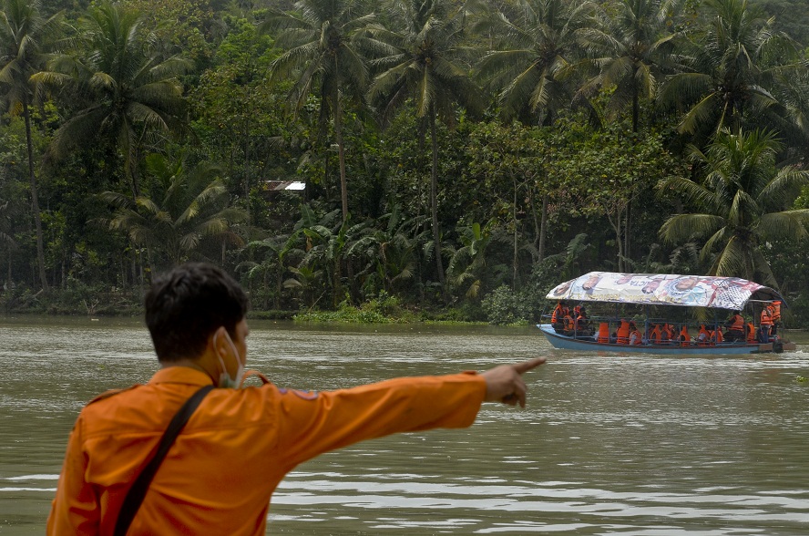 Berdayakan Pemuda Bentuk Tim Penyelamat  Untuk Menunjang Angkutan Sungai Serayu