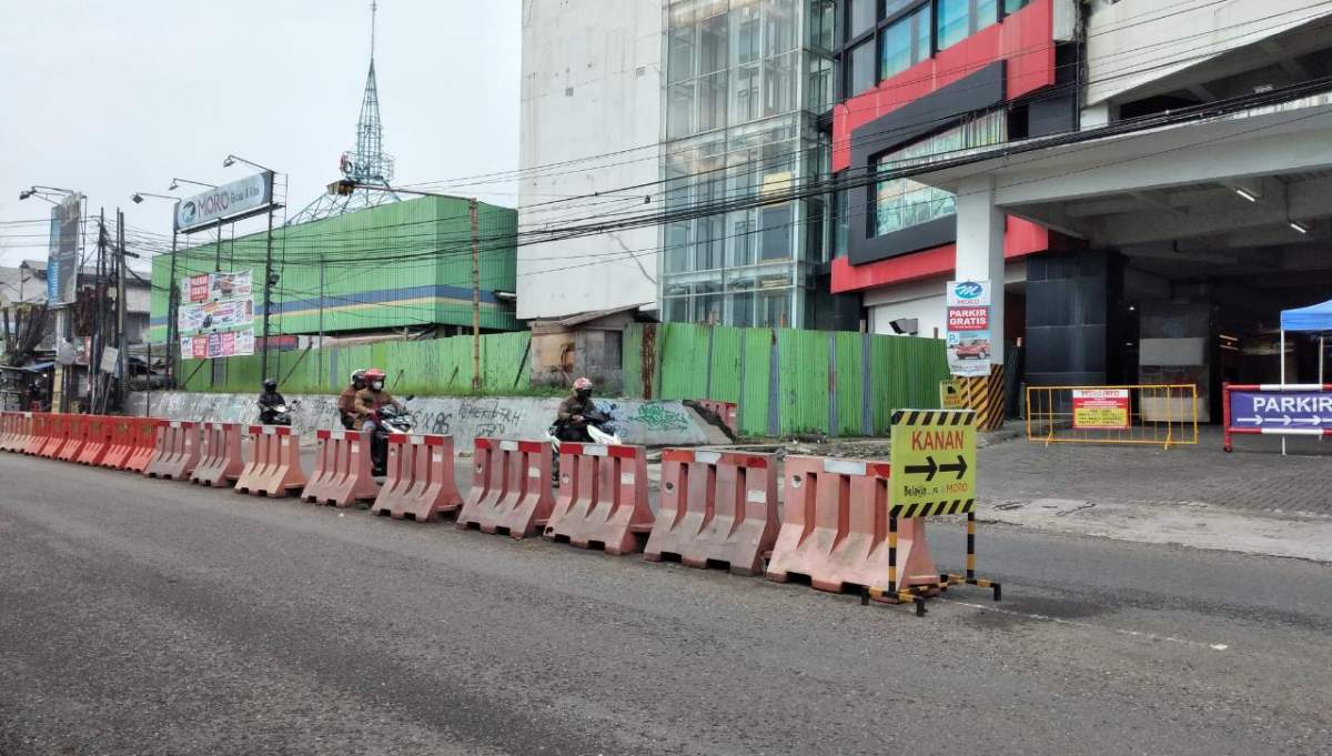 Usul Bangun Tugu dan Median Jalan, Persimpangan Lalin di Jalan Perintis Kemerdekaan - Kolonel Sugiono Purwoker