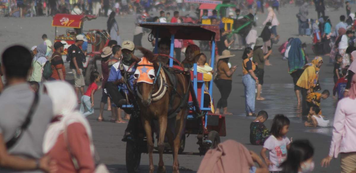 Wisatawan ke Pantai di Jogja Membeludak, Hindari Waktu Penyekatan hingga Cari Jalan Tikus