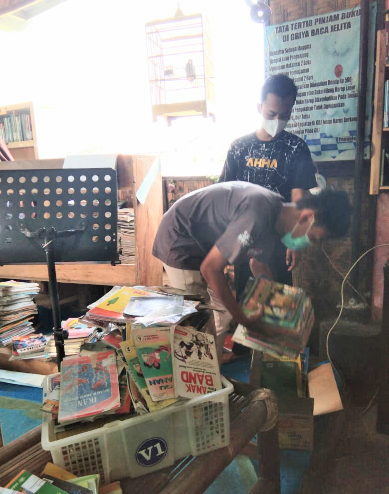 Tak Dipakai Lagi, Ratusan Buku Griya Baca Jelita Dihibahkan ke Forum Taman Baca Masyarakat Banyumas