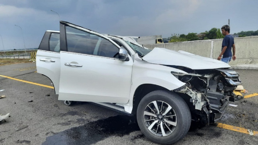 Mobil Hancur, Vanessa Angel dan Suami Tewas Kecelakaan di Tol Jombang