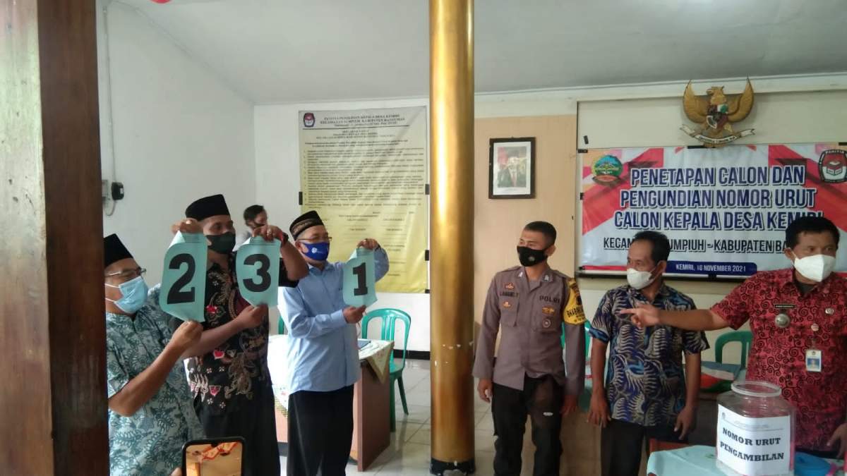Desa Kemiri Sumpiuh Diperebutkan Tiga Calon