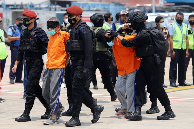 Densus Tangkap 13 Terduga Teroris JI