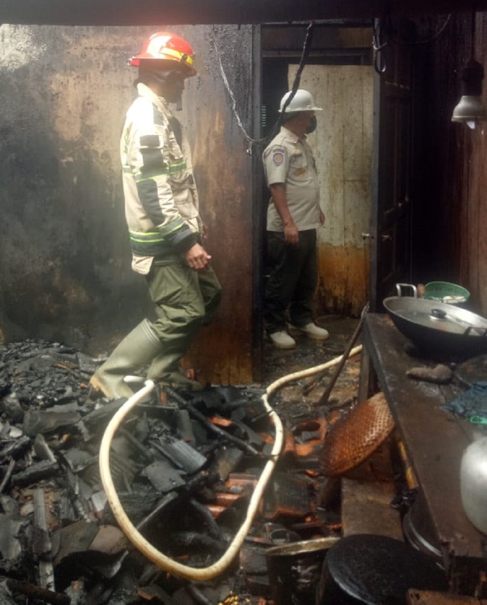 Ditinggal ke Sawah, Rumah Hangus Terbakar