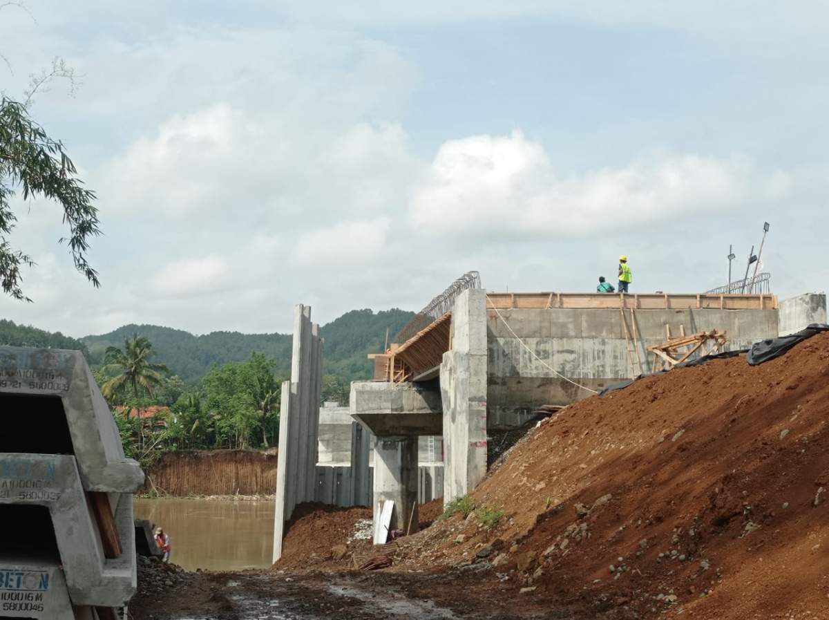 Sisa 54 Hari, Pembangunan Jembatan Pegalongan Mandirancan Kunci Utamanya Dipengerjaan Erection