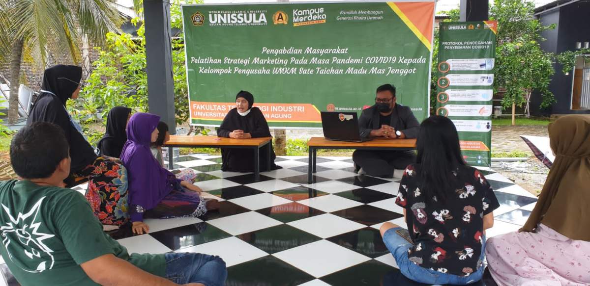Dongkrak Penjualan, Tim Program Pengabdian Masyarakat Universitas Islam Sultan Agung Semarang Latih Strategi M