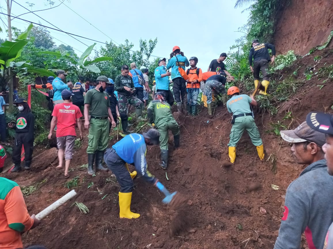 Tebing 30 Meter Longsor, Timpa Pengendara Saat Melintas di Gununglurah Cilongok, Ini Kronologinya