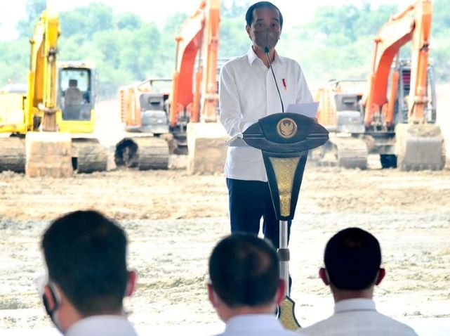 Ruwet, Jokowi Semprot Pertamina dan PLN