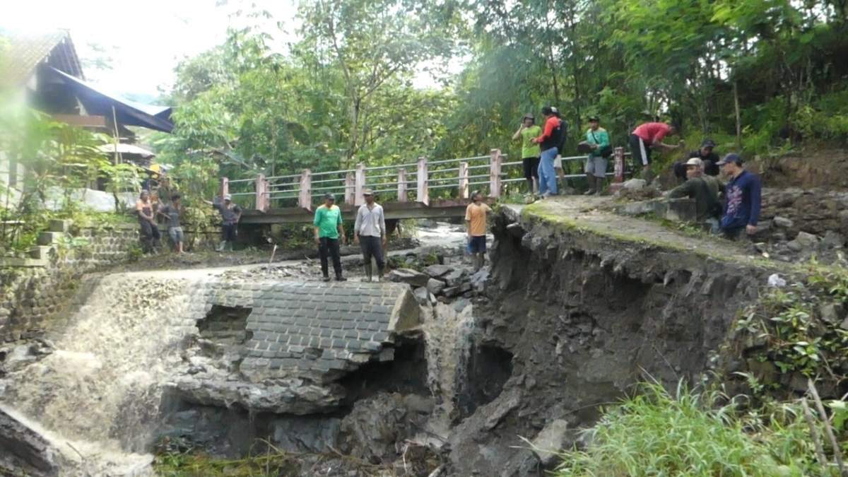 Lima Rumah di Pasuruhan Karangkobar Bisa Terisolir