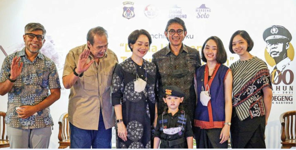 100 Tahun Hoegeng: Keteladanan yang Abadi, Megawati Pernah Menggoda, “Malu-maluin Masak Kapolri Naik Sepeda”