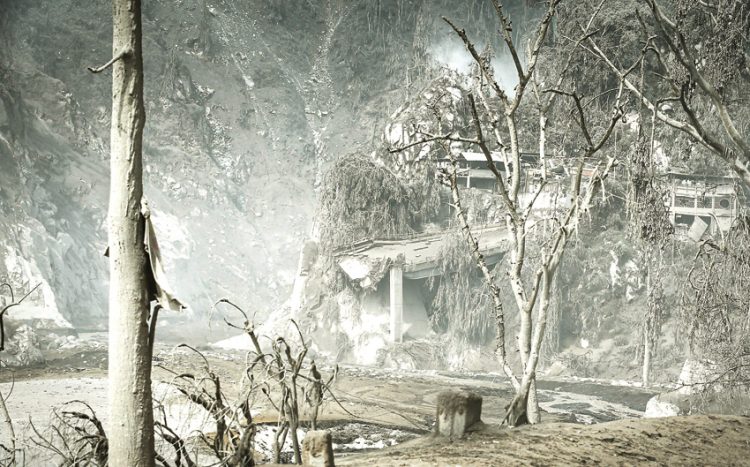 Biasanya Diabadikan Sambil Teriak, ”Lahar Lewat”, Kini Kampung Renteng ”Lenyap” Tertimbun Pasir dan Abu Vulkan