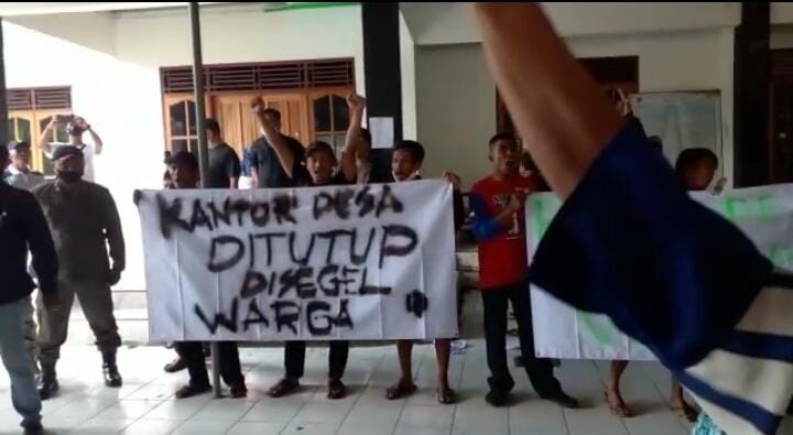 Dugaan Perselingkuhan Perangkat Desa di Desa Joho Kebumen Berdampak Balai Desa Disegel, Perangkat Bekerja di R