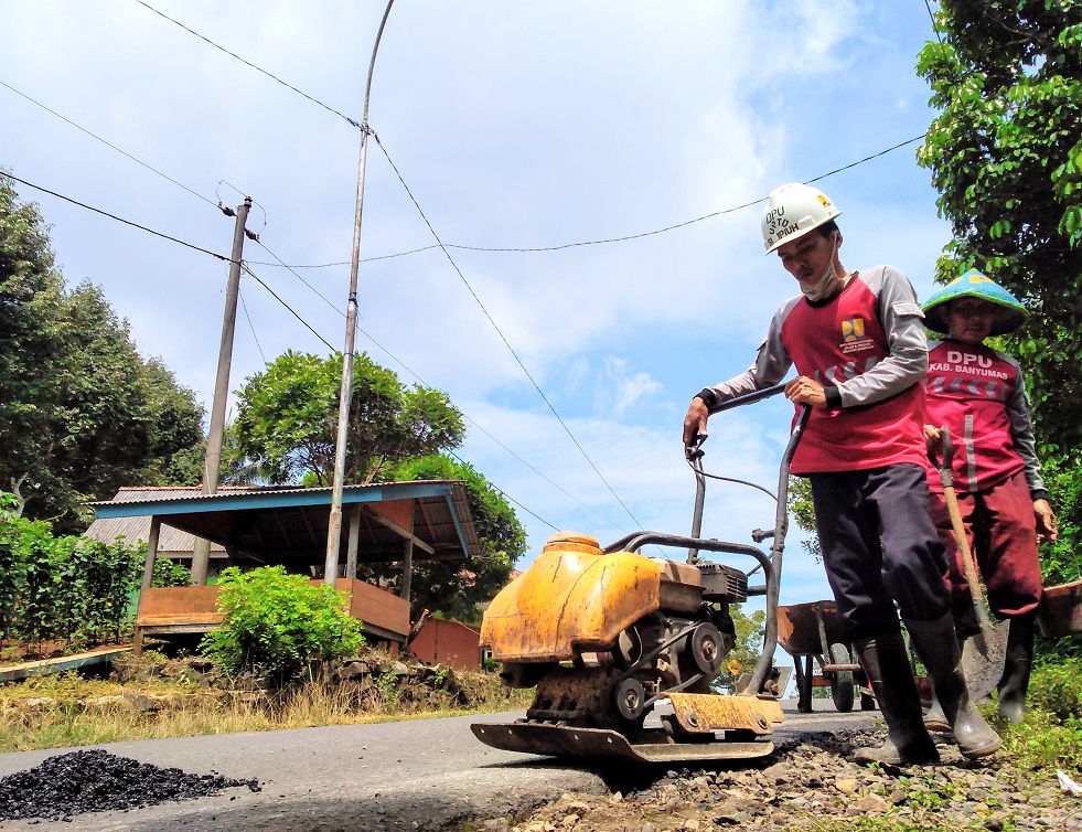 Ruas Kabupaten Dipenuhi Lubang Jalan, Kejar Perbaikan Sebelum Nataru