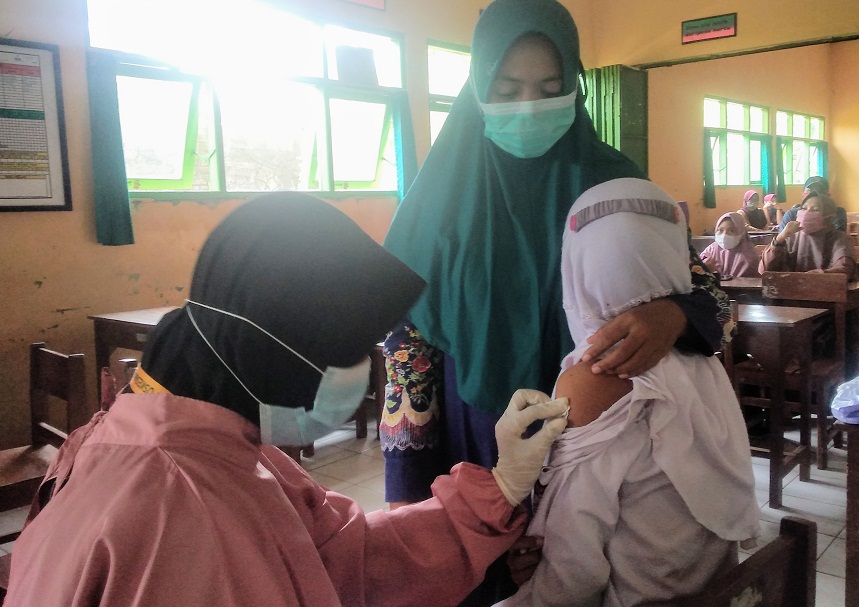 Vaksinasi Anak di Sumpiuh, Satu SD Baru 3 Kelas