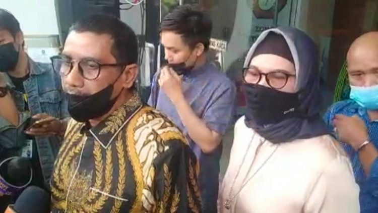 Ibunda Gaga Muhammad Bantah Ambil Uang Laura Anna