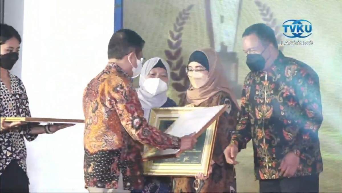 Kabupaten Banyumas Raih Penghargaan Keterbukaan Informasi Publik Award