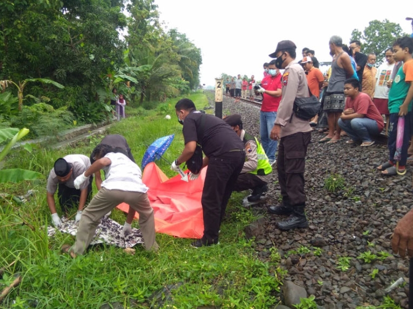 Buang Sampah, Kakek Meninggal Tersambar KA Logawa di Depan Rumah