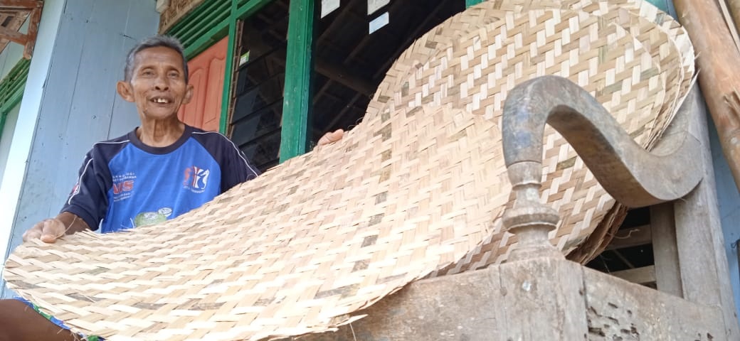 Perajin Tampir Banyumas Kebanjiran Orderan Tiap Panen Cengkeh
