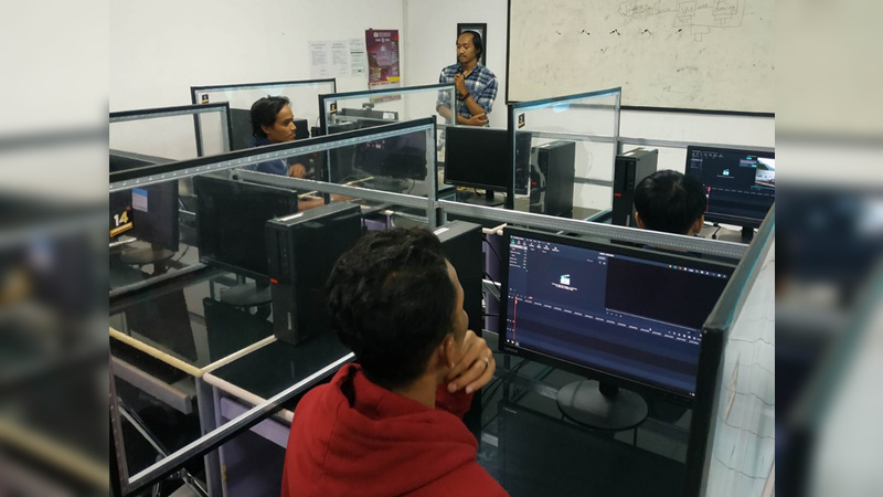 Dosen Amikom Latih Dasar Modeling Pembuatan 3D Asset