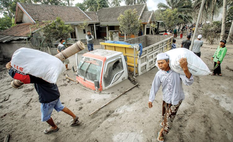 Ibu Salamah dan Anaknya Meninggal Berpelukan, 22 Orang Belum Ditemukan, 22 Orang Meninggal Akibat Erupsi Semer