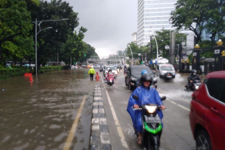 “Anies Kalau Jakarta Banjir Kemana Sih?”