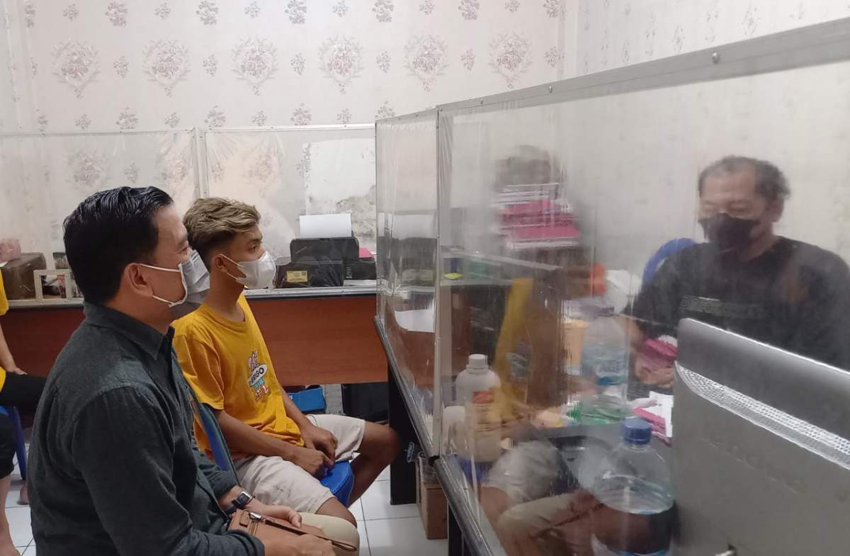 Bikin Lemas, 3 Orang Ngaku Pegawai BUMN Sikat Uang dan Perhiasan Warga di Banyumas
