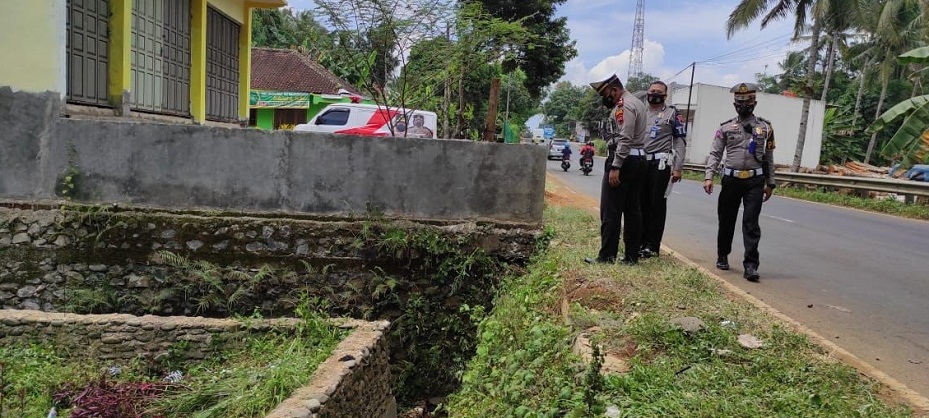 Boncengkan Keponakan, Motor Nyelonong ke Parit, Dua Orang Meninggal di Selanegara Kaligondang