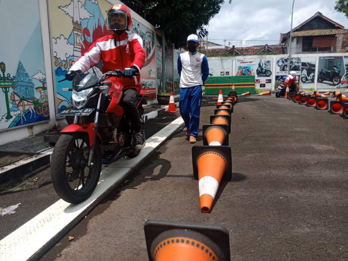 Dukung Perusahaan Rintisan Lokal Astra Motor Ajak Mitra Jogja Kita Kenali Perilaku Aman Berkendara