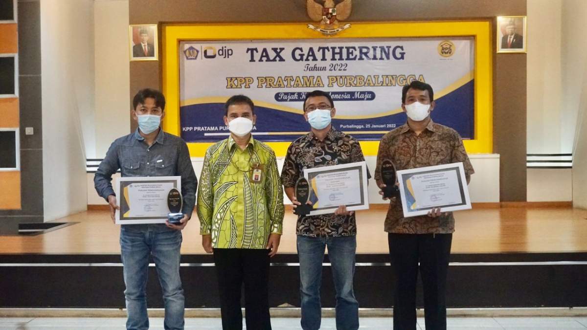 KPP Pratama Purbalingga Beri Penghargaan Wajib Pajak dalam Gelaran Tax Gathering 2022