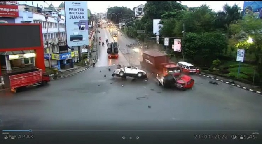 Kecelakaan Beruntun di Simpang Rapak Balikpapan Videonya Viral, Renggut Banyak Korban, Kenapa Sopir Tak Bantin