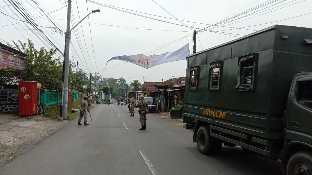 Marak, Satpol PP Sisir Reklame Liar