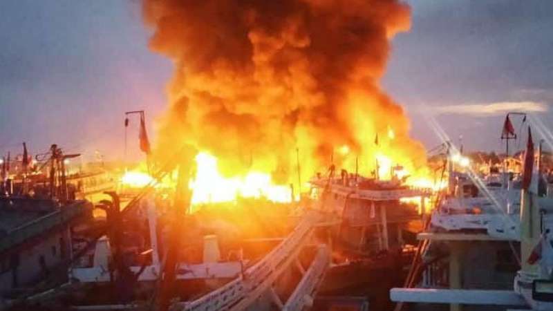 Sabtu Pagi Tadi, Kapal-kapal di Pelabuhan Sebelah Utara Mapolres Tegal Kota Kembali Terbakar